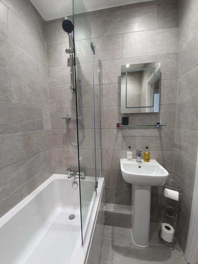 Park View Two-Bedroom Apartment Bath Zewnętrze zdjęcie