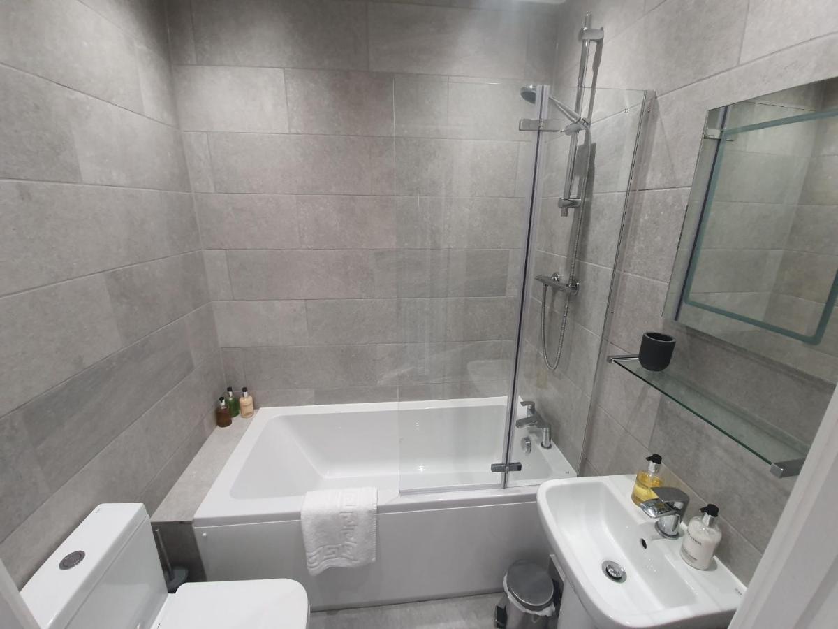 Park View Two-Bedroom Apartment Bath Zewnętrze zdjęcie